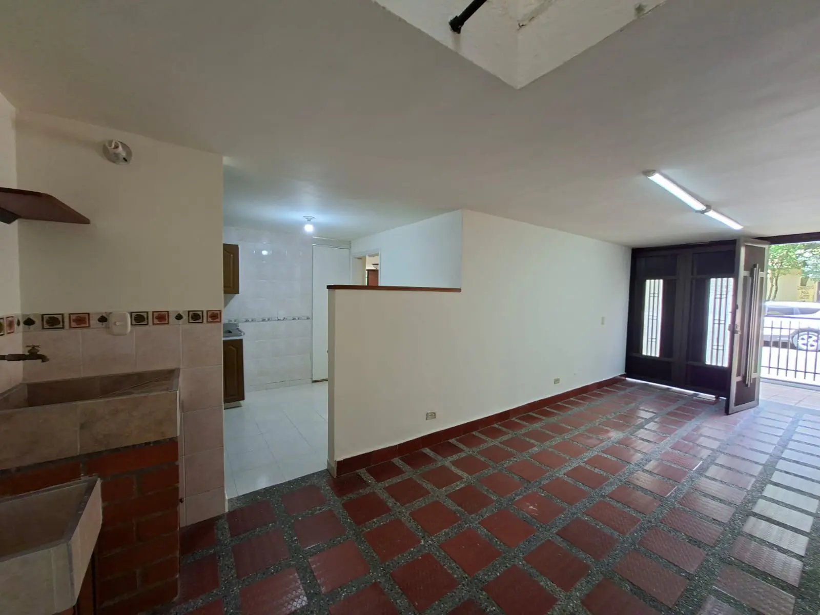 Apartamento de 76 m² en Venta en El Trianón, Envigado – Primer Piso